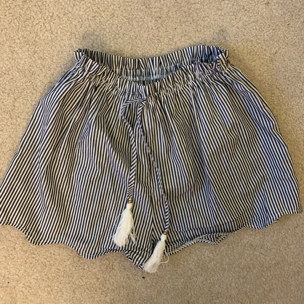 Fashionable striped shorts